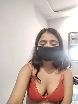 Snapshot of Ishaa_22 chatting on July 9, 2026, 4:57 am Ishaa 22 online show from July 9, 2026, 4:57 am