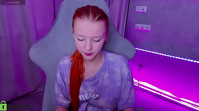 Emma Dusk online show from May 8, 2026, 12:58 am