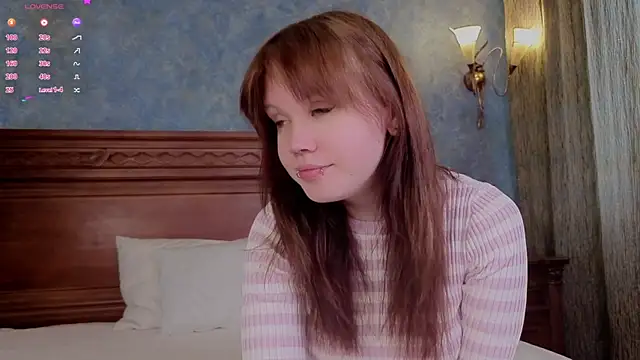 Snapshot of LeahAllsop chatting on June 1, 2026, 2:23 am LeahAllsop online show from June 1, 2026, 2:23 am