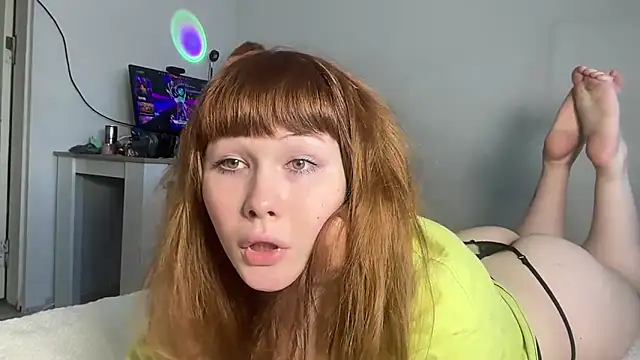 Snapshot of AlexaGudz chatting on June 8, 2026, 9:32 am AlexaGudz online show from June 8, 2026, 9:32 am