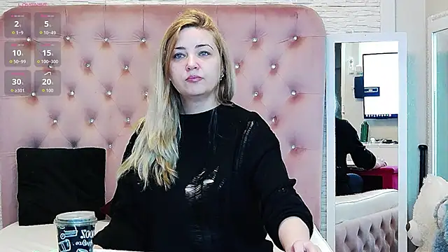 Snapshot of MellanieBliss chatting on April 30, 2026, 4:52 am MellanieBliss online show from April 30, 2026, 4:52 am