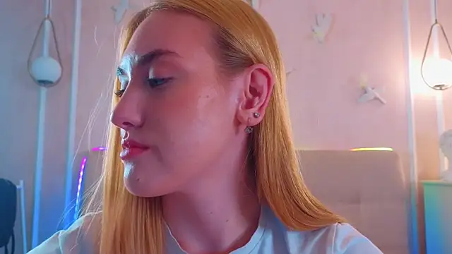 JenniferCamprell online show from April 15, 2026, 7:58 pm