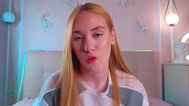 JenniferCamprell online show from April 17, 2026, 7:06 pm