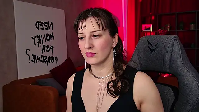 EmmaWheelers online show from March 29, 2026, 11:45 am