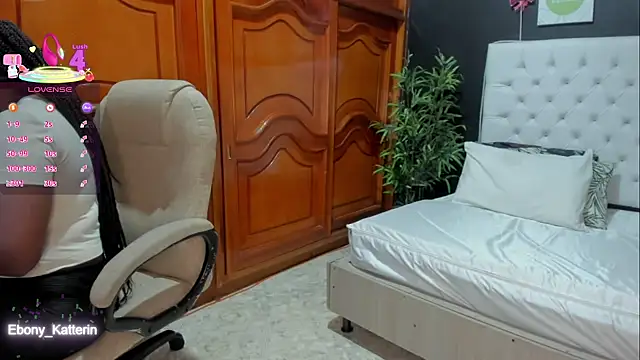 ebony katterin online show from April 11, 2026, 11:25 am