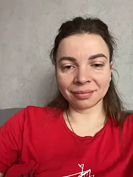 Luna2547 online show from April 10, 2026, 5:47 am