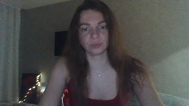 Luna2547 online show from April 4, 2026, 8:04 pm