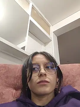 Naomimolie online show from March 17, 2026, 12:19 pm