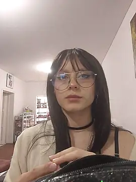 Naomimolie online show from March 27, 2026, 12:17 pm