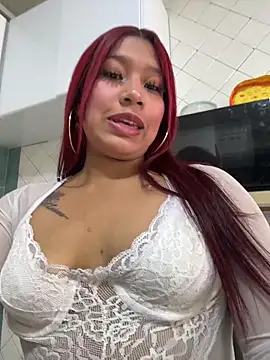 Snapshot of Cherry_Charlottee chatting on June 11, 2026, 7:33 pm Cherry Charlottee online show from June 11, 2026, 7:33 pm