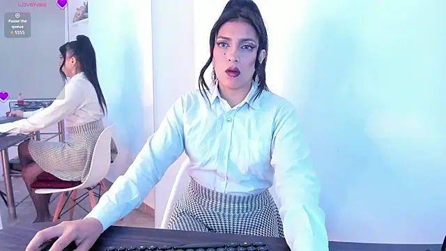 jaade doll online show from April 14, 2026, 5:29 pm