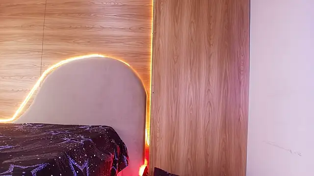 kiara lp online show from April 10, 2026, 4:19 am