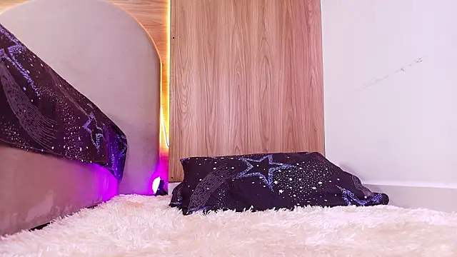 kiara lp online show from March 25, 2026, 3:17 am