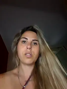 Emilyvuxa online show from June 3, 2026, 3:51 am