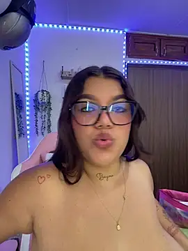 Snapshot of michellesexxxy3 chatting on July 7, 2026, 6:47 am michellesexxxy3 online show from July 7, 2026, 6:47 am