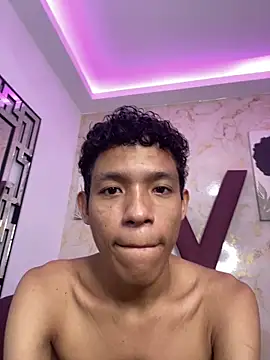 SKINNY BOYXXX online show from March 18, 2026, 8:06 am