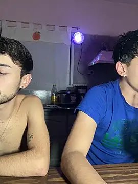 Lucasss2204 online show from April 10, 2026, 4:52 am