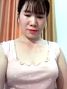 Snapshot of Bondgirl_9 chatting on May 16, 2026, 6:23 am Bondgirl 9 online show from May 16, 2026, 6:23 am