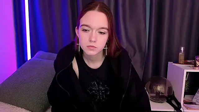 Snapshot of SunyLily chatting on May 15, 2026, 7:06 am SunyLily online show from May 15, 2026, 7:06 am