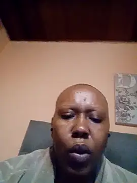 Snapshot of Mbaleehle chatting on April 21, 2026, 11:44 pm Mbaleehle online show from April 21, 2026, 11:44 pm