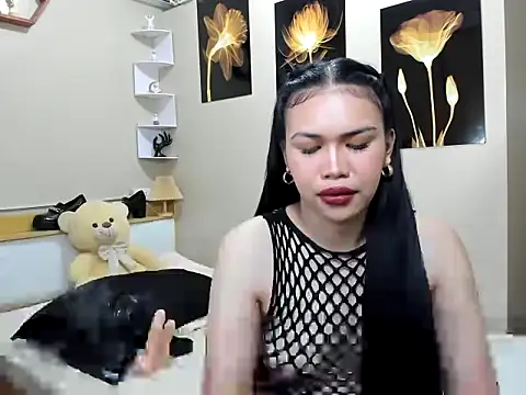 hugecelestina online show from March 23, 2026, 2:11 am