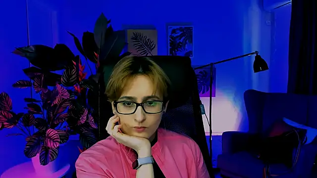 LixeLuna online show from April 6, 2026, 6:25 am