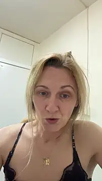 Snapshot of Secret_Ladyx chatting on March 20, 2026, 8:21 pm Secret Ladyx online show from March 20, 2026, 8:21 pm