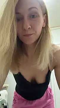 Snapshot of Secret_Ladyx chatting on May 7, 2026, 3:33 am Secret Ladyx online show from May 7, 2026, 3:33 am