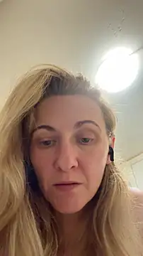 Snapshot of Secret_Ladyx chatting on May 10, 2026, 6:43 pm Secret Ladyx online show from May 10, 2026, 6:43 pm