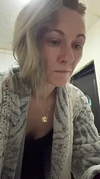 Snapshot of Secret_Ladyx chatting on April 16, 2026, 3:07 am Secret Ladyx online show from April 16, 2026, 3:07 am
