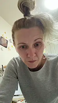 Snapshot of Secret_Ladyx chatting on April 29, 2026, 7:09 pm Secret Ladyx online show from April 29, 2026, 7:09 pm