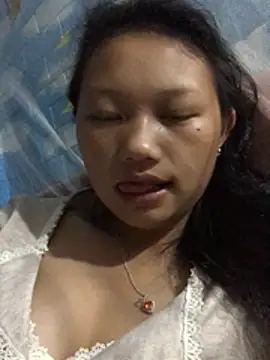 TieuVy99 online show from April 18, 2026, 2:19 pm