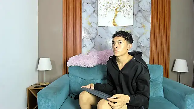 SKYN MAN online show from April 11, 2026, 1:24 am