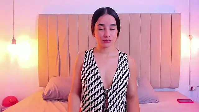 karina foxi online show from April 3, 2026, 12:55 pm