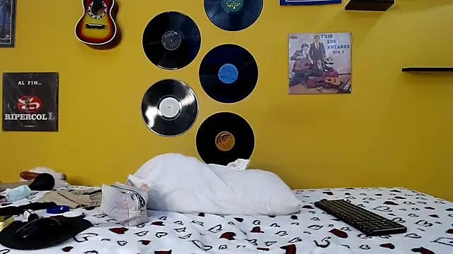 lilithevil32 online show from March 19, 2026, 3:06 am