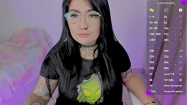heeyy kitty online show from May 16, 2026, 8:52 pm
