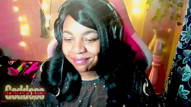 Snapshot of Goddess_MercedesRedd chatting on May 17, 2026, 1:00 pm Goddess MercedesRedd online show from May 17, 2026, 1:00 pm