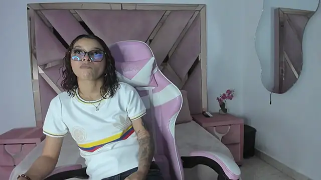 Snapshot of Angell_cherryht chatting on July 3, 2026, 8:15 pm Angell cherryht online show from July 3, 2026, 8:15 pm