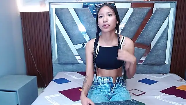 skiaracl202 online show from March 5, 2026, 3:47 am