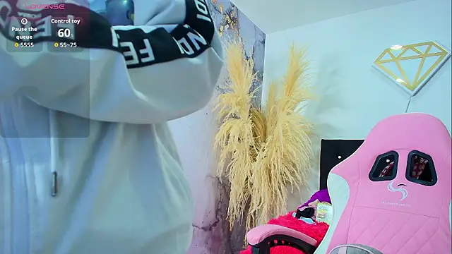 Ariatna Andy online show from March 6, 2026, 4:02 pm