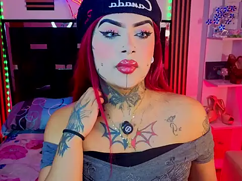 LauriInk1 online show from April 7, 2026, 7:48 pm