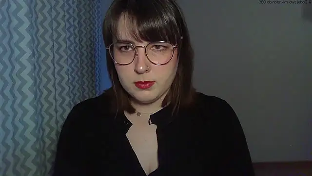 Snapshot of ClaraHard chatting on May 4, 2026, 5:49 pm ClaraHard online show from May 4, 2026, 5:49 pm