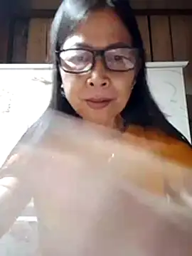 Snapshot of Sky-rain98 chatting on April 19, 2026, 8:22 pm Sky-rain98 online show from April 19, 2026, 8:22 pm