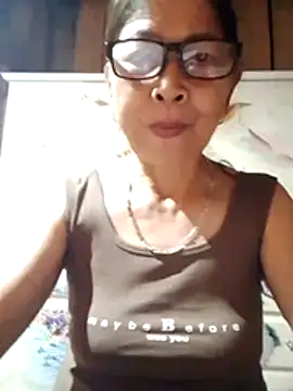 Snapshot of Sky-rain98 chatting on April 17, 2026, 10:01 pm Sky-rain98 online show from April 17, 2026, 10:01 pm