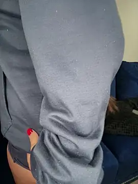 Lunaliaa  online show from March 13, 2026, 5:12 am