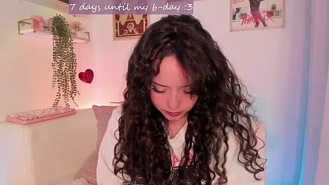 Snapshot of Ally_belle chatting on July 24, 2026, 10:28 pm Ally belle online show from July 24, 2026, 10:28 pm