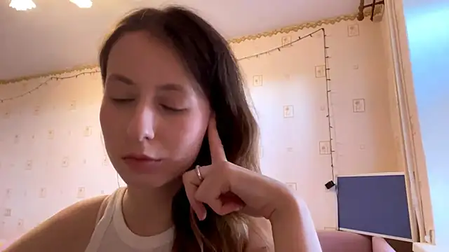 Snapshot of AlesiaGurevich chatting on July 31, 2026, 2:15 pm AlesiaGurevich online show from July 31, 2026, 2:15 pm