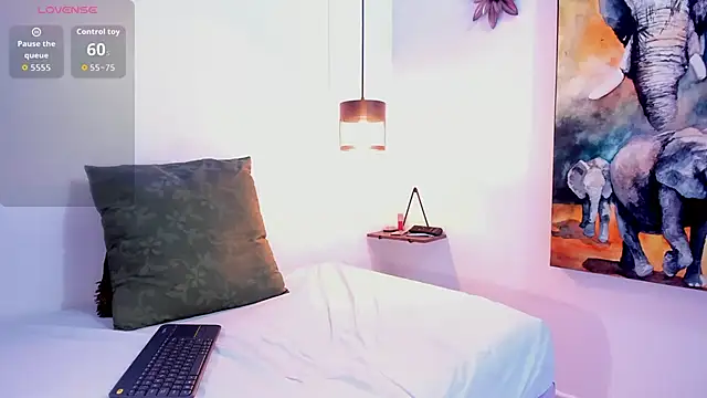 Sussana Wild online show from April 15, 2026, 12:21 pm