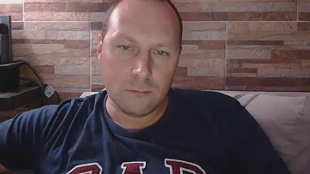 Snapshot of lustonfan chatting on April 21, 2026, 2:36 am lustonfan online show from April 21, 2026, 2:36 am