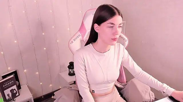 LunaRossaa online show from April 23, 2026, 12:06 am